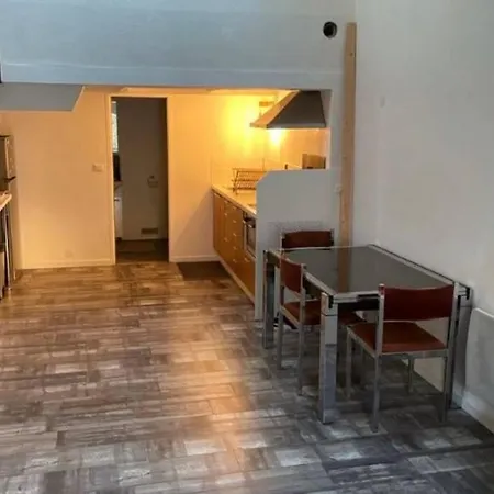 Joli Duplex En Centre Ville De 40M2 Climatise Istres Exterior photo